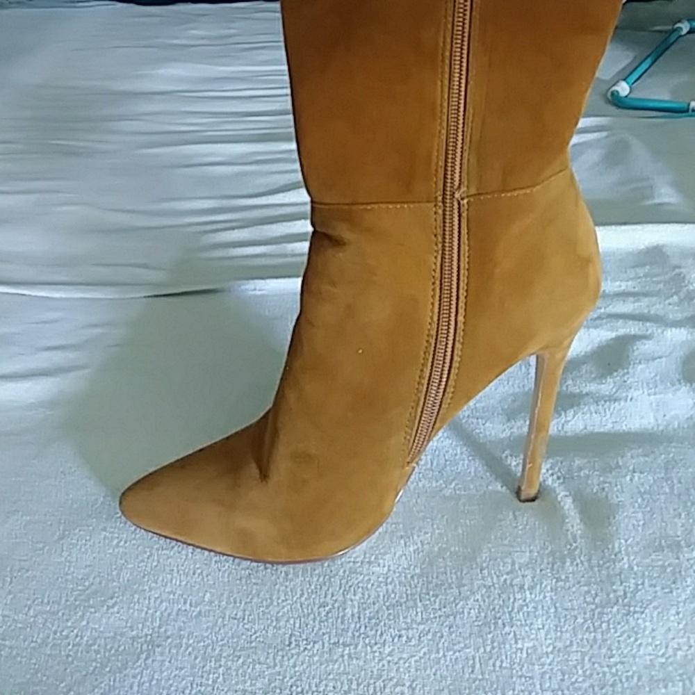 Over the knee pointy boots - Picture 3 of 4